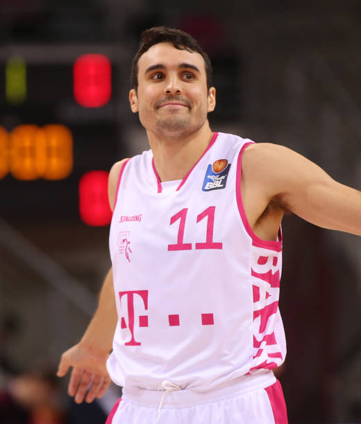 不仅成功地 不仅成功地